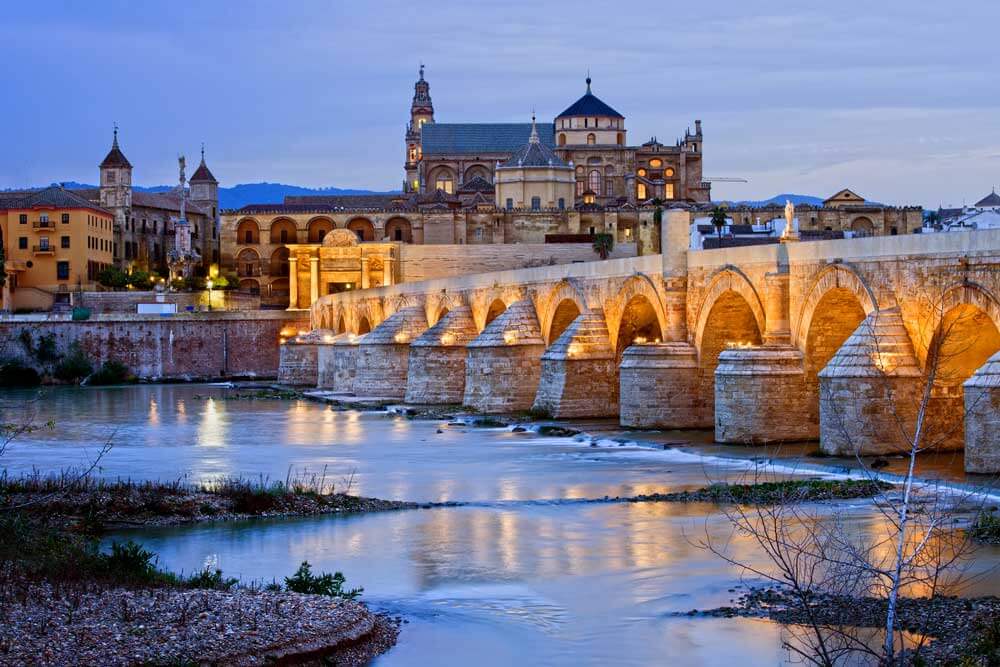 One of the best free things to do in Cordoba is visit the Puente Romano. 