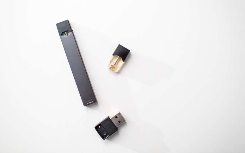 Juul E-Cigarette Nicotine Vapor Stick and Pods