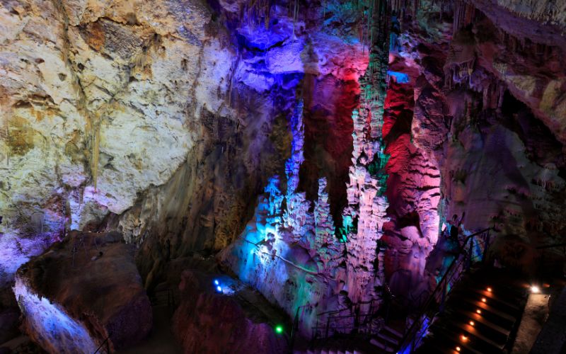 Fun Things to Do in Alicante with Kids_Canelobre Caves